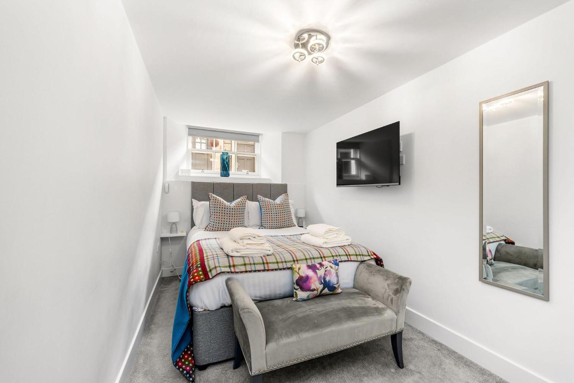 Righ - Luxury West End Artisan Apartment EDI